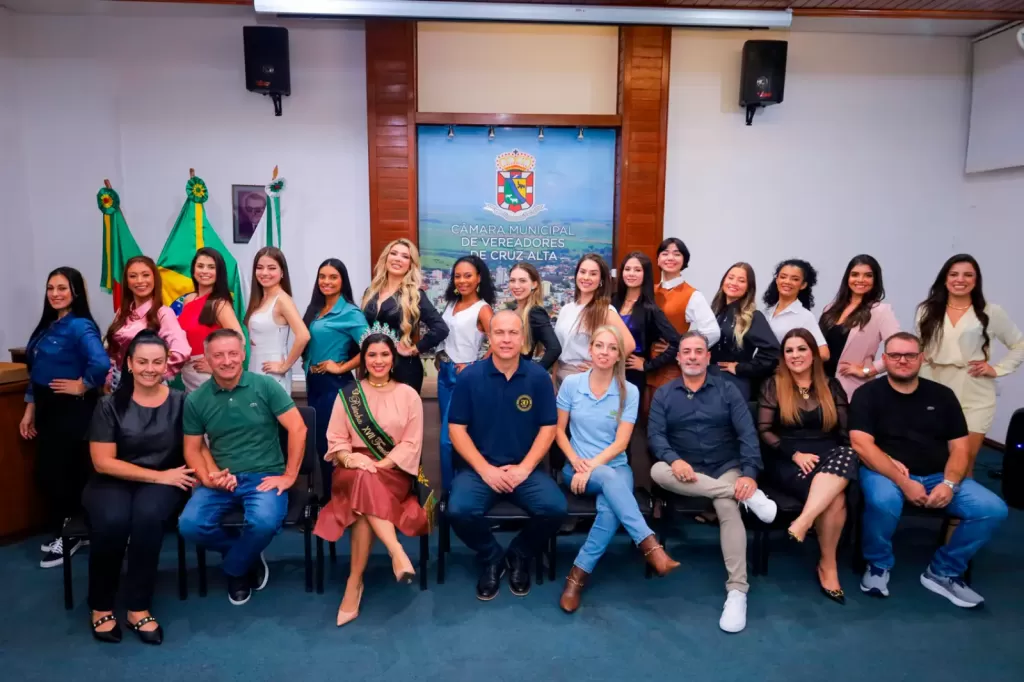 Conheça as 15 candidatas que disputam a coroa