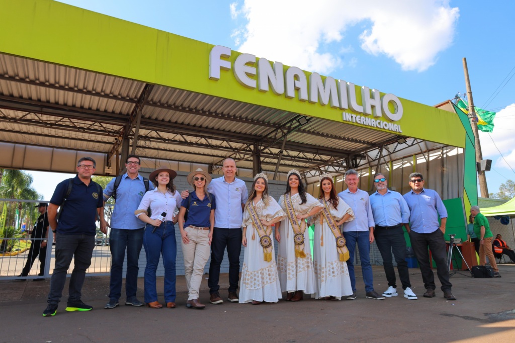 Comissão da Fenatrigo realiza visita oficial à Fenamilho