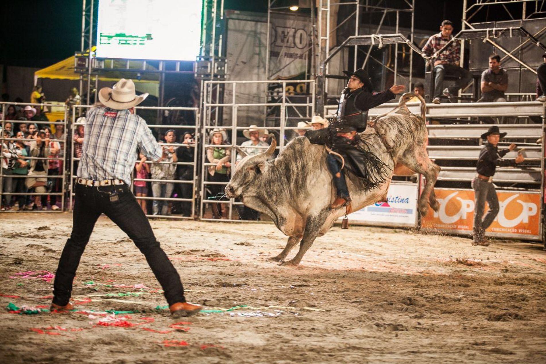 Rodeio Show Cesar Paraná é um dos grandes atrativos da XIII 