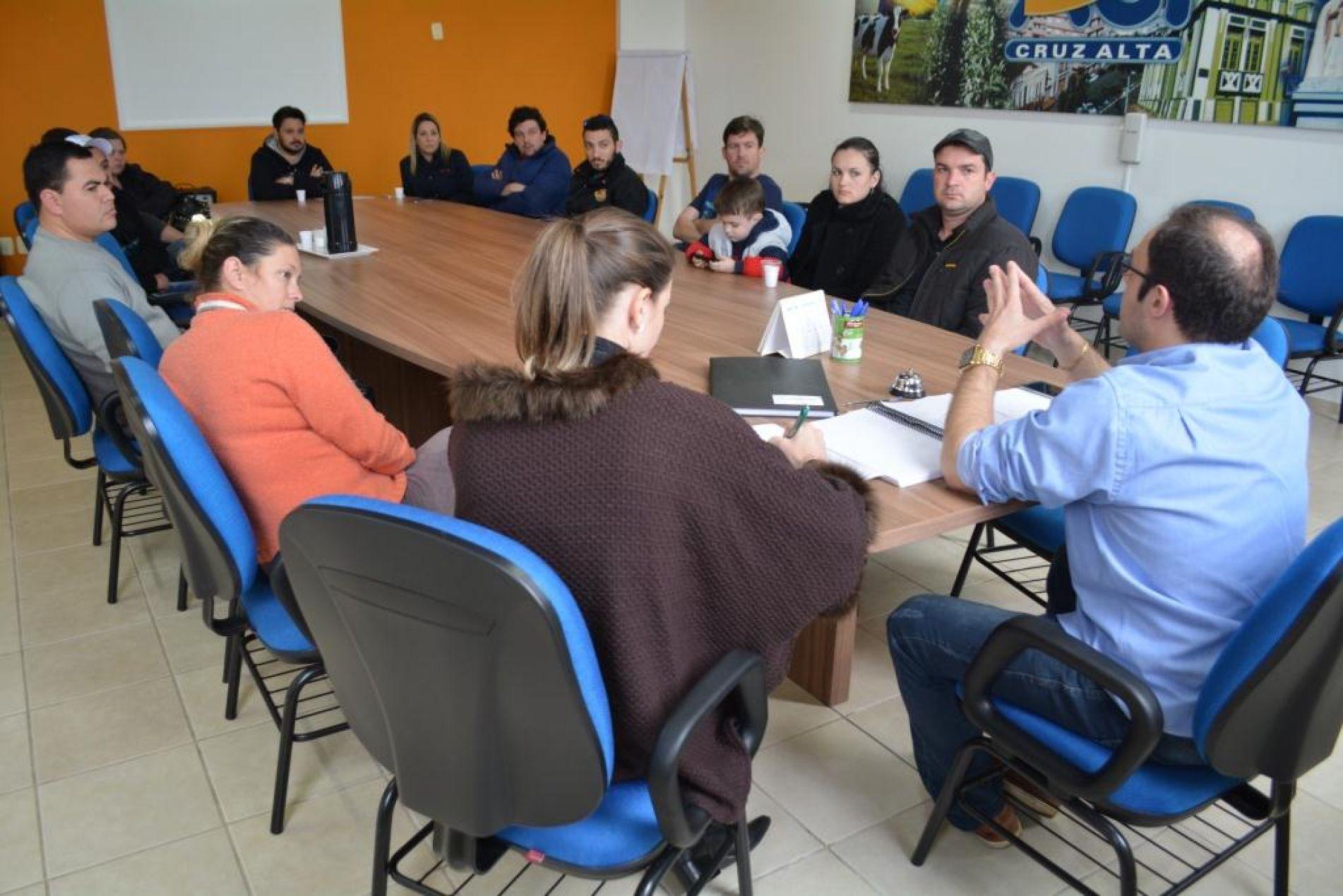 Reunião ocorreu na ACI Cruz Alta