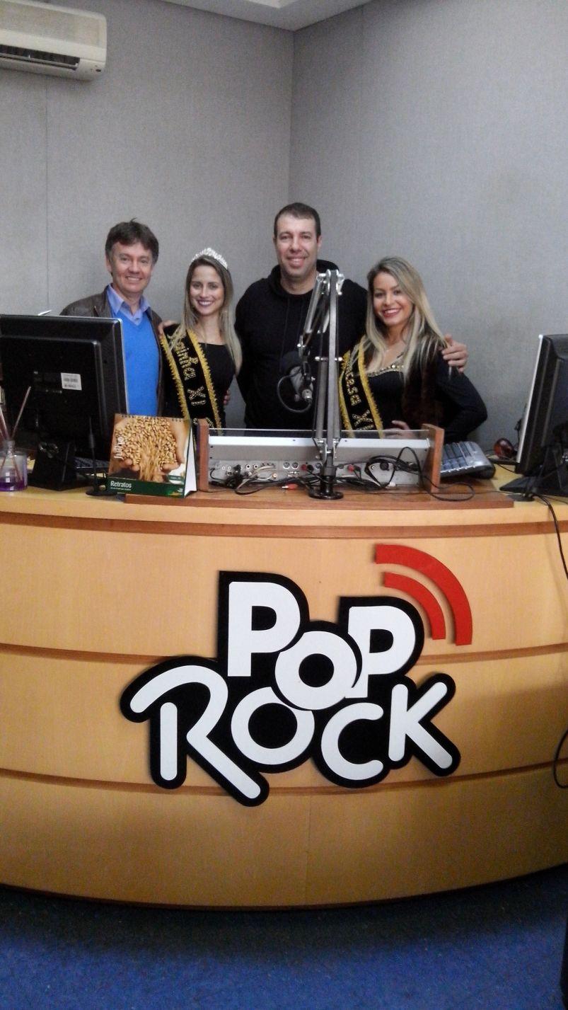 Presidente e soberanas com Paulinho Barcelos na Pop Rock